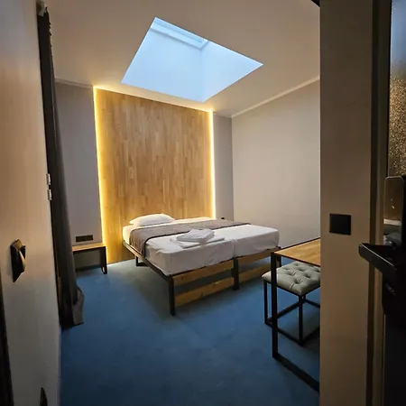 فندق O'clock Bed &