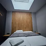 Отель O'clock Bed & Бургас