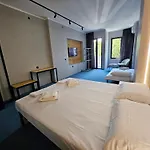 O'clock Bed & Отель