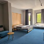 Отель O'clock Bed & 3*