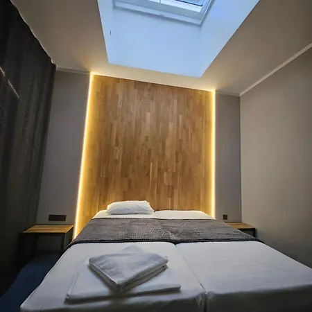 Отель O'clock Bed & 3*