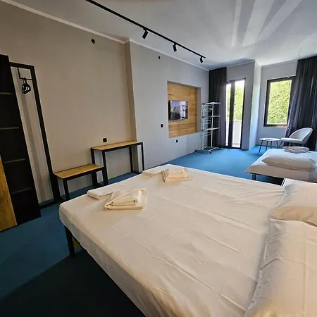 O'clock Bed & Self Check In