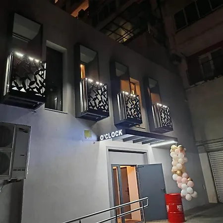 O'clock Bed & 3* Бургас