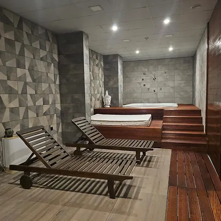 Отель O'clock Bed & 3*